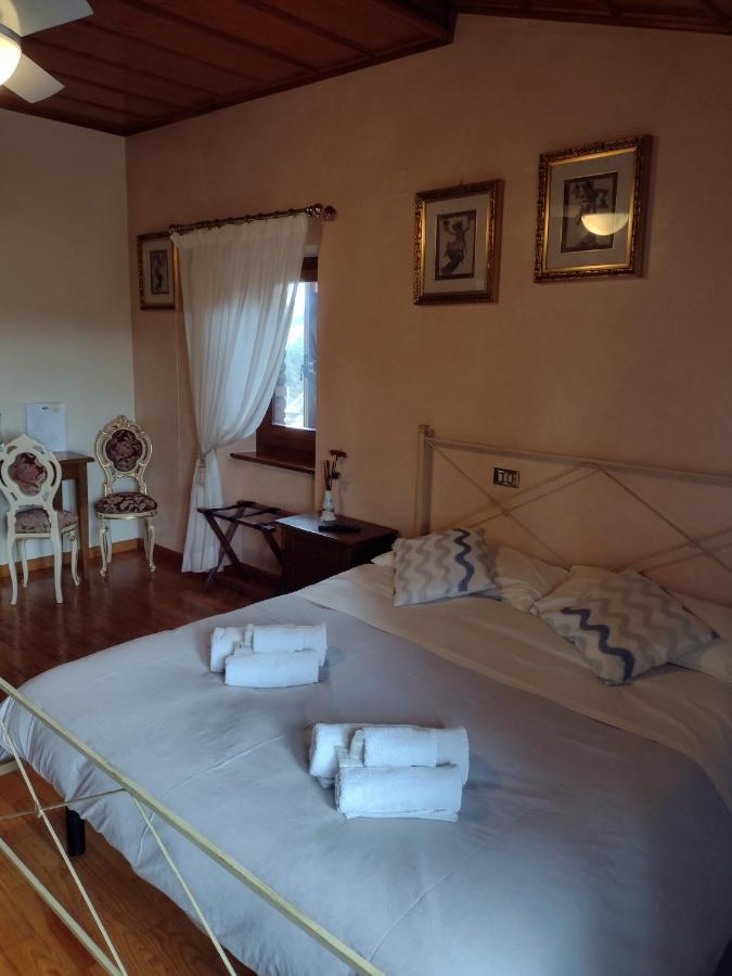 Villa Montegenco Comunanza Eksteriør billede