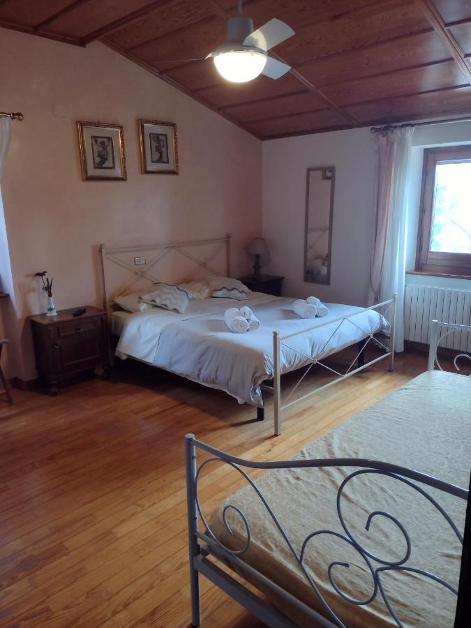 Villa Montegenco Comunanza Eksteriør billede