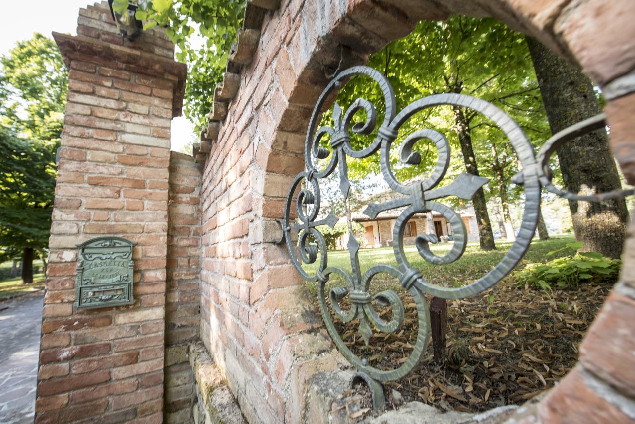 Villa Montegenco Comunanza Eksteriør billede